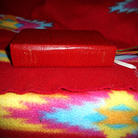 Episcopal Book of Common Prayer Red Leather w/Inscription (Seabury Press, 1977) - Picture 3 of 11